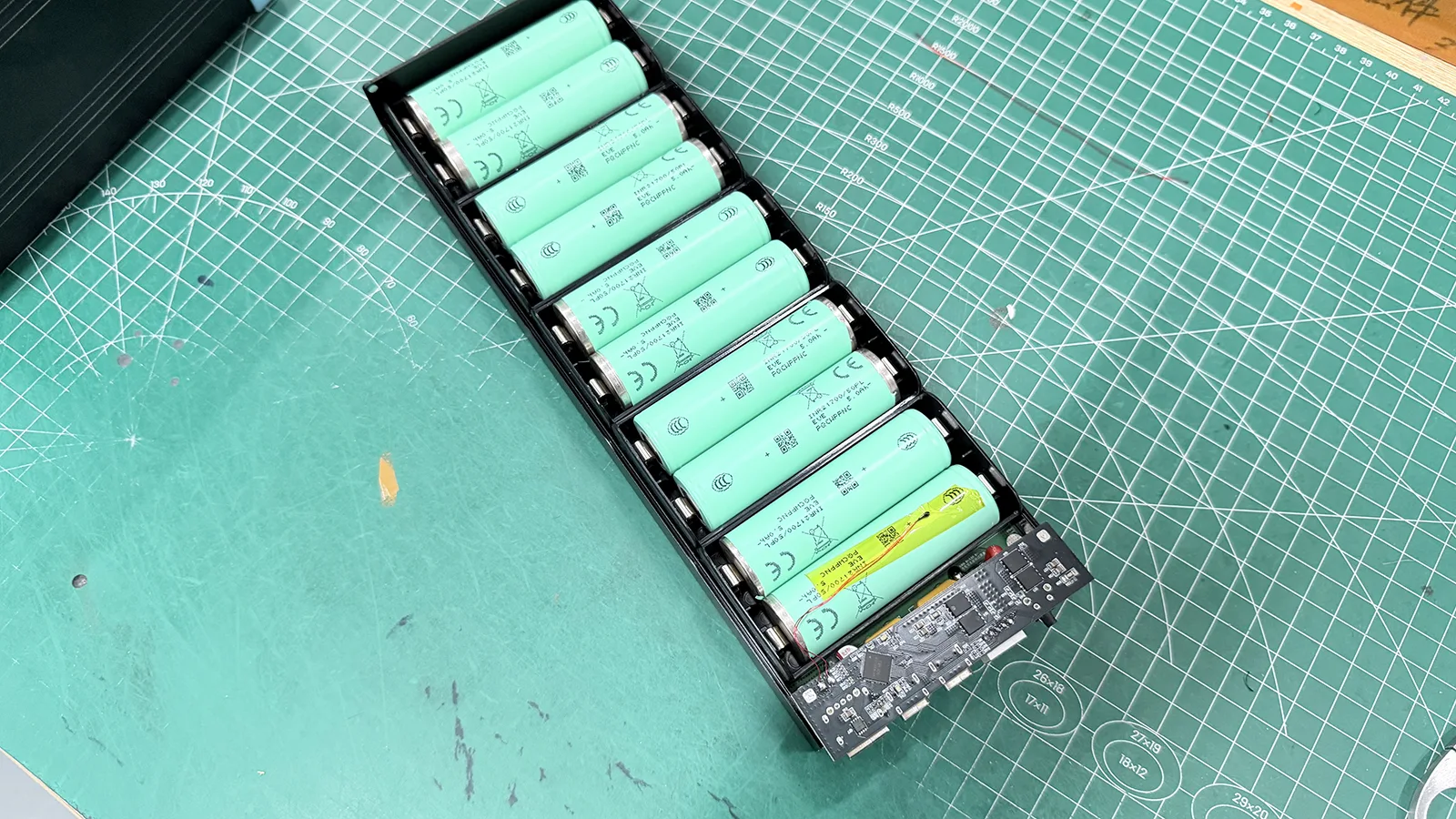 步骤三：温度监测NTC贴合电池